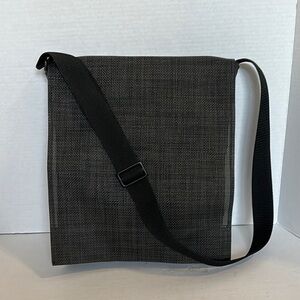 Chilewich mesh Stylish dark gray/Black Crossbody Bag unisex